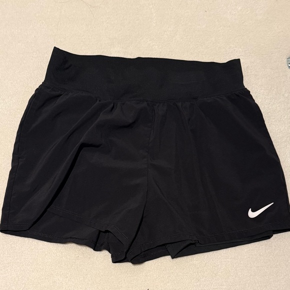 Lined Nike shorts - Picture 1 of 4